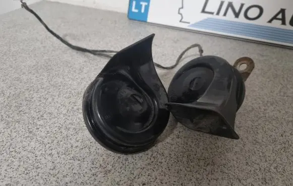 BMW 5 E39 Horn signal 3881157