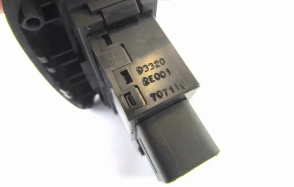 Hyundai Tucson JM Seat heating switch 933212E000