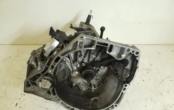 Nissan Qashqai Manual 6 speed gearbox 320104EA0C