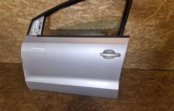 Volkswagen Polo V 6R Front door