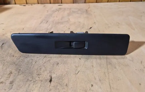 Mitsubishi Pajero Pinin Electric window control switch MR480792