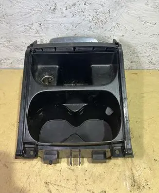 Cup holder front