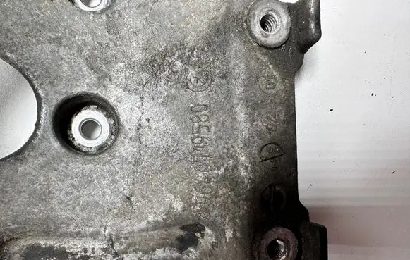Volvo V70 Engine mounting bracket 9646719580
