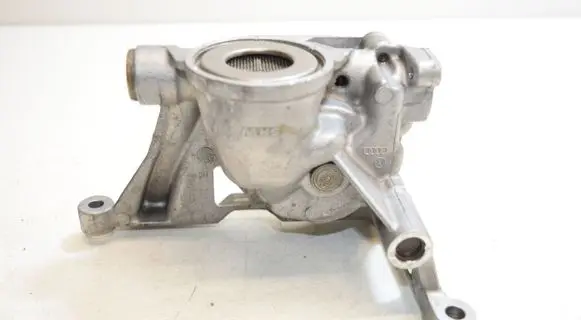 Audi A4 S4 B5 8D Oil pump 059115105H