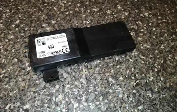 Opel Insignia A Door central lock control unit/module 13501980