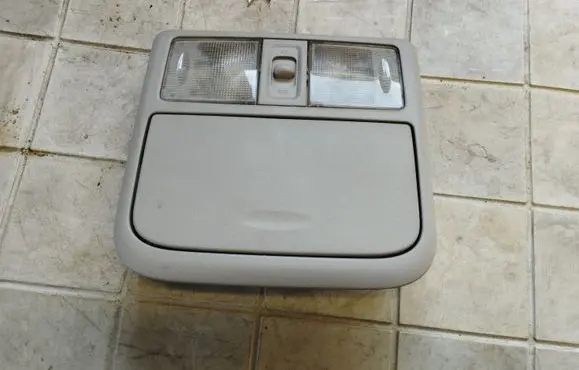 Mitsubishi Grandis Front seat light MR962021ZZ
