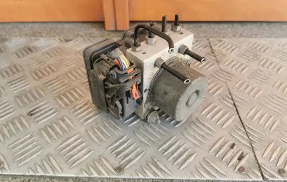Seat Ibiza IV (6J,6P) ABS Pump 6R0907379BB