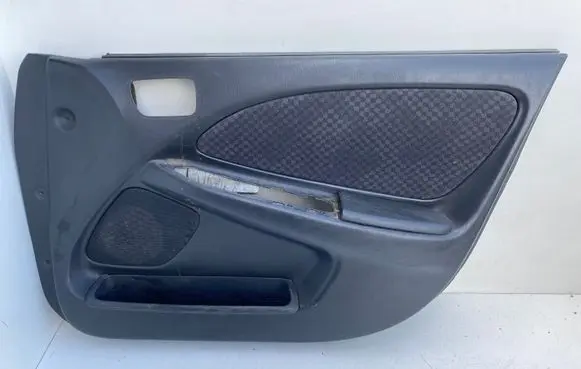 Toyota Avensis T220 Front door card panel trim
