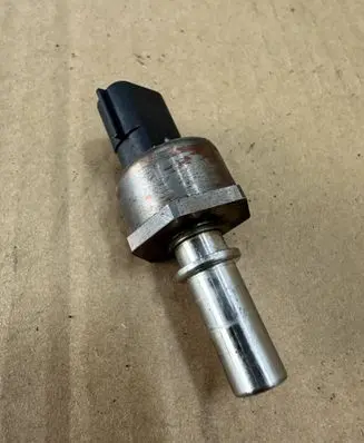 Nissan Qashqai Fuel pressure sensor 166398000R