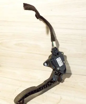 Renault Master III Accelerator throttle pedal 180107523R