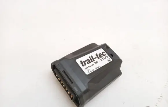 Volkswagen PASSAT B6 Tow bar relay 10R-058041