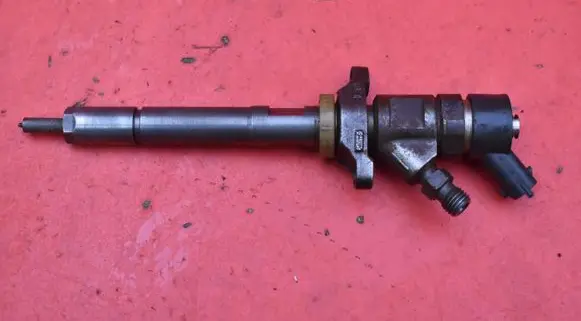 Ford Focus C-MAX Fuel injector 0445110239