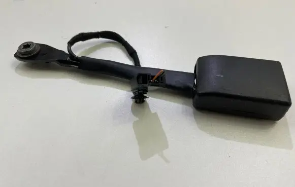 Opel Mokka X Front seatbelt buckle