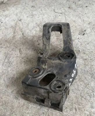 Audi A4 S4 B7 8E 8H Front bumper mounting bracket