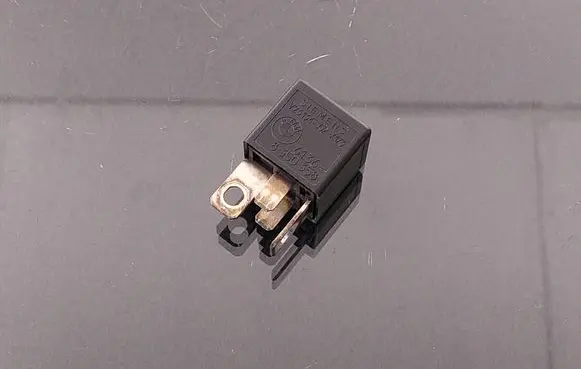 BMW 5 E39 Other relay 61368350358