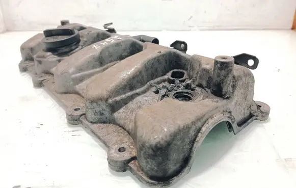 Hyundai Elantra Rocker cam cover 