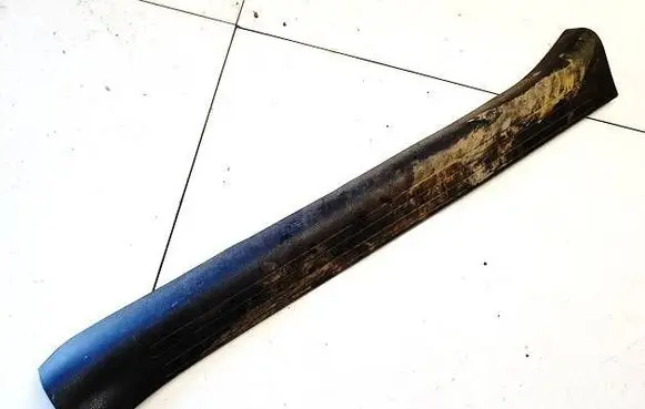 Front sill trim cover