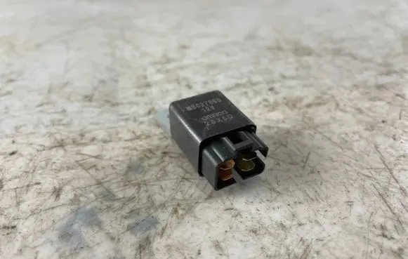 Mitsubishi Pajero Sport I Other relay Mb627895