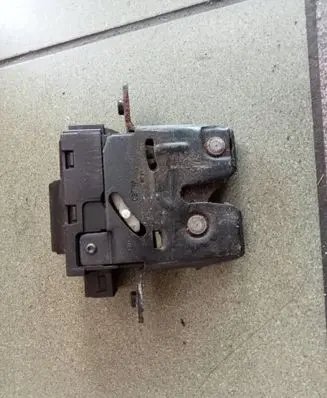 Renault Laguna II Tailgate/trunk/boot lock/catch/latch 8200257615C 201005