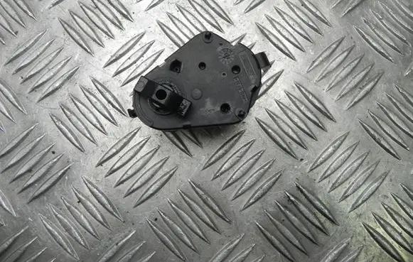 BMW X5 E53 A/C air flow flap actuator/motor 8385556 V1034