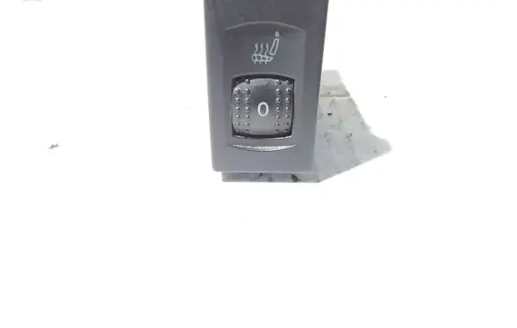 Volkswagen PASSAT B5.5 Seat heating switch 3B0963563C