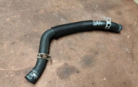 Jeep Cherokee III KJ Engine coolant pipe/hose