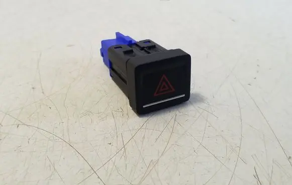 Volkswagen Golf VII Hazard light switch