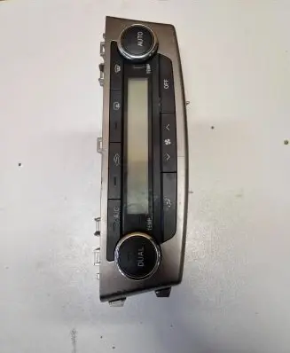 Toyota Avensis T270 Climate control unit 5590005530 4451111421059