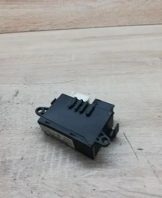 BMW 3 E46 Wing mirror control module 6916054 05021815