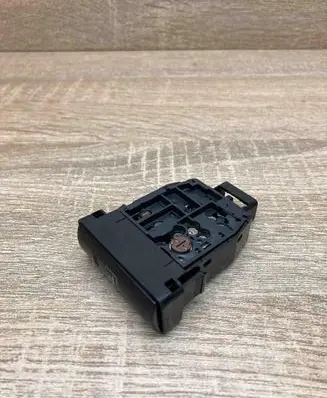Toyota Prius (NHW20) Hand parking brake switch 15A685