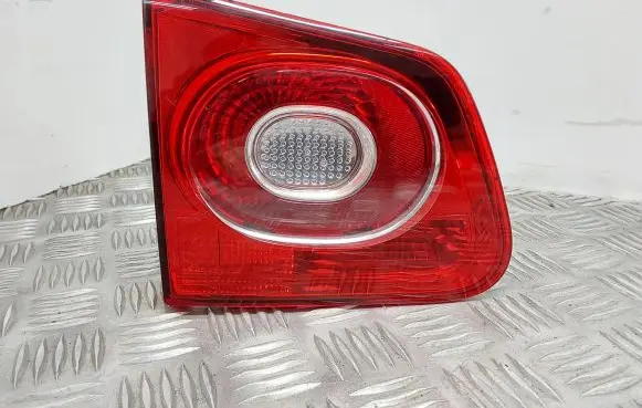 Volkswagen Tiguan Tailgate rear/tail lights 5N0945093C