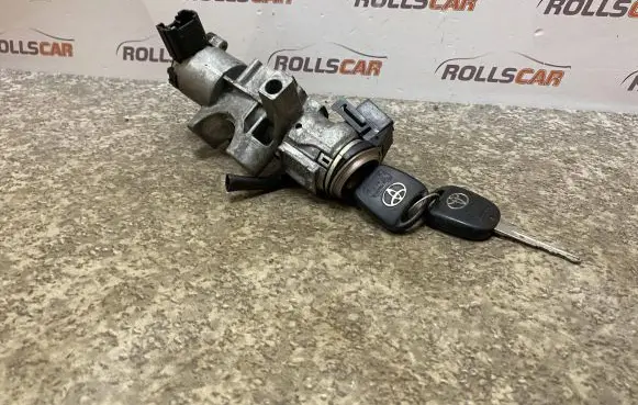 Toyota Avensis T250 Ignition lock 450200504 736661A