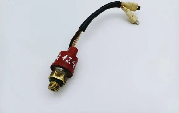 Mercedes-Benz E W124 Air conditioning (A/C) pressure sensor 0048206810