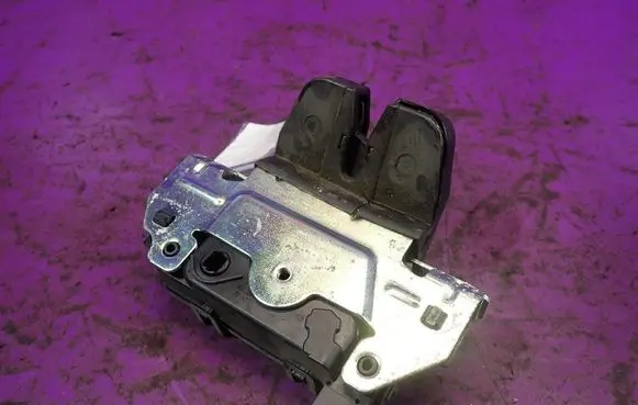 Opel Astra H Tailgate/trunk/boot lock/catch/latch 