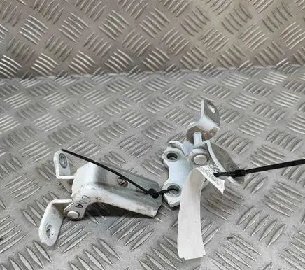 Toyota Yaris Cross Rear door hinge set 687700H010 687500H010