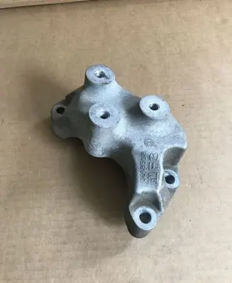 Opel Astra J Engine mounting bracket 13248568