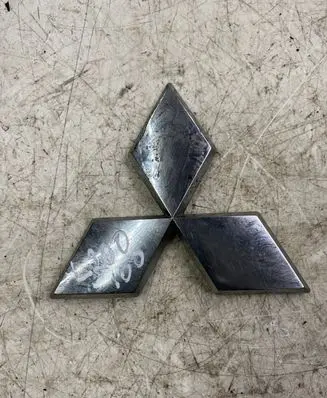 Mitsubishi L200 Manufacturer badge logo/emblem 