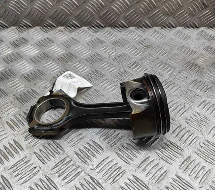 Mercedes-Benz CLS C218 X218 Piston A2780300520 A2780301117
