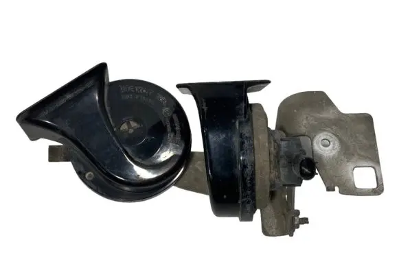 BMW 5 E60 E61 Horn signal 6935988