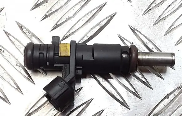Mini Cooper Countryman R60 Fuel injector 7528176