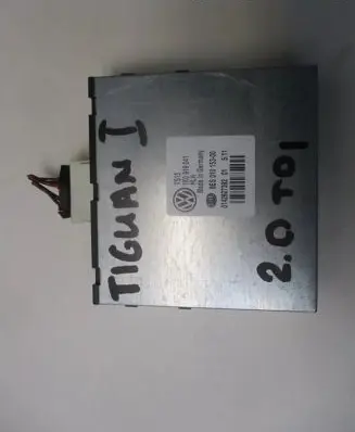 Volkswagen Tiguan Voltage converter inverter 