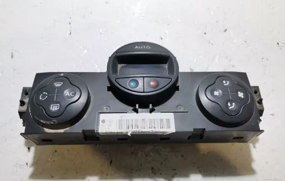 Renault Megane II Climate control unit 8200070752