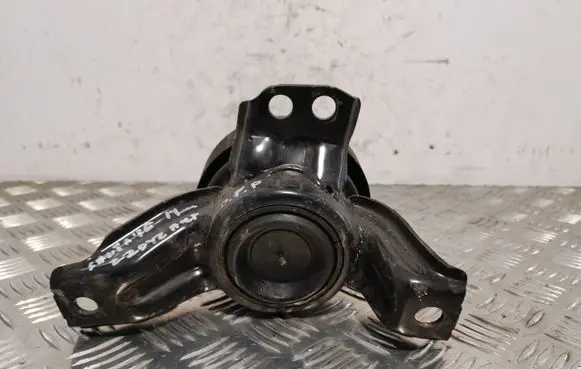 Hyundai Santa Fe Engine mount bracket