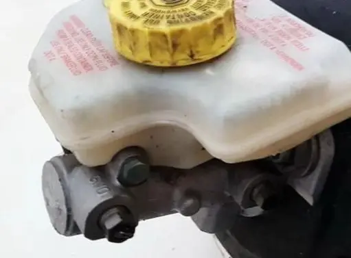 Volkswagen Phaeton Master brake cylinder 32067018