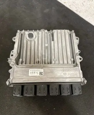 BMW 5 G30 G31 Engine control unit/module 8476035