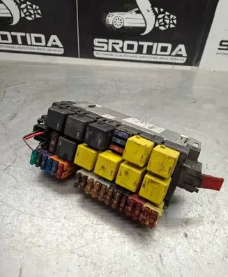 Mercedes-Benz S W220 Fuse module A0295450432 04511430011401