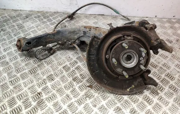Mazda Tribute Rear wheel hub spindle/knuckle 