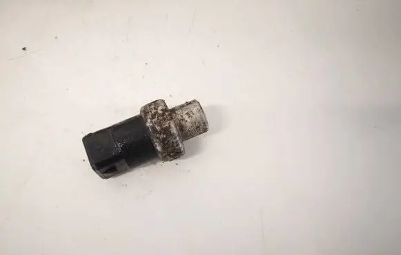 Volkswagen PASSAT B5.5 Air conditioning (A/C) pressure sensor 8D09594