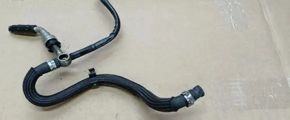 Chrysler PT Cruiser Fuel injector supply line/pipe 