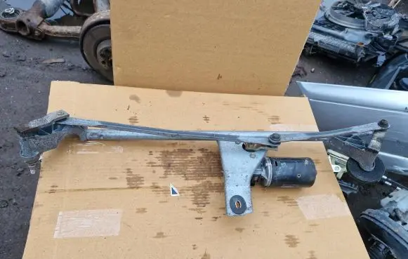 Volvo S70 V70 V70 XC Front wiper linkage and motor